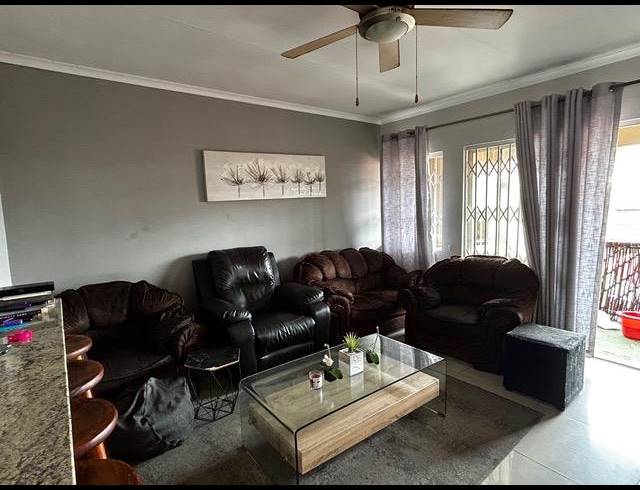 2 BEDROOM TOWNHOUSE FOR SALE IN EDEN GLEN